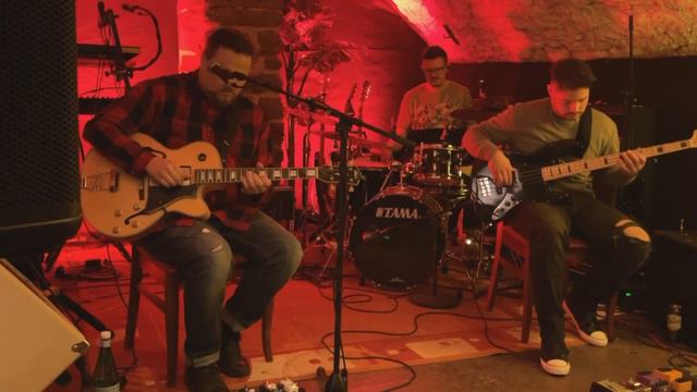 Lemon Trees — Дерево (КИНО cover) | Live at Manka Boutique, Fort Bar, 01.12.2023 смотреть онлайн