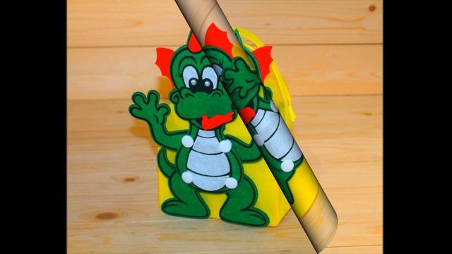 Сладкий новогодний подарок весом 1100 грамм в текстильной упаковке смотреть онлайн