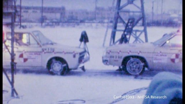 1980 Oldsmobile Cutlass Supreme Into 1980 Volkswagen Rabbit Moderate Overlap Frontal Crash Test смотреть онлайн