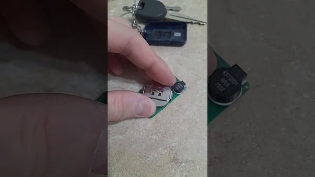 Замена батарейки в брелке сигнализации starline А91 (2 кнопки) #shorts смотреть онлайн