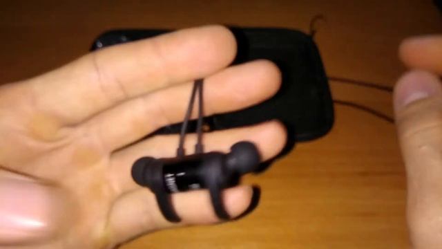 Zeus Magnet. Распаковка и обзор бюджетной bluetooth-гарнитуры. смотреть онлайн