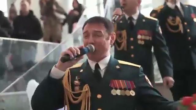 Лучшее поздравление с 8 Марта! Великолепное исполнение!!! смотреть онлайн