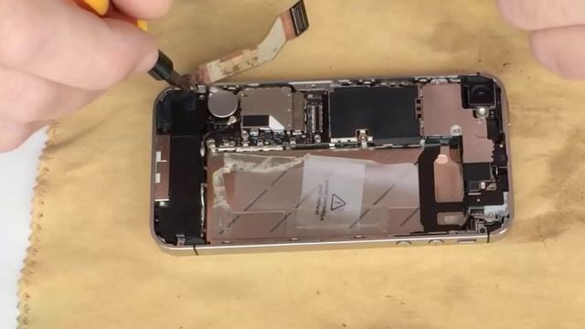 iPhone 4 4S замена зарядного гнезда (нижнего шлейфа, разъема док-станции) смотреть онлайн