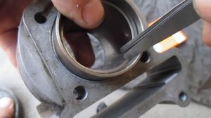 Как проверить поршневые кольца скутера на пригодность.