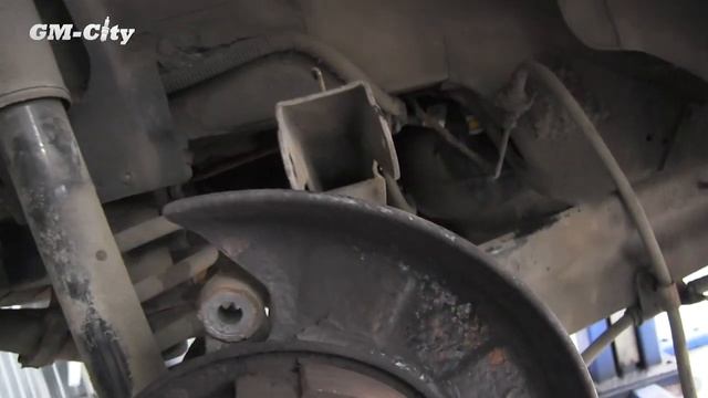 Ремонт Каптивы 1 - Демонтаж рычагов и кулаков смотреть онлайн