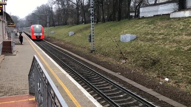 Электропоезд ласточка! с сообщением Калининград Зеленоградск на станции Северный вокзал смотреть онлайн