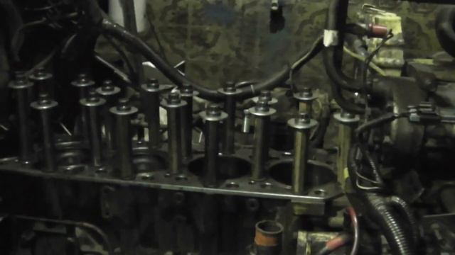 #25. Caterpillar. Проверка на просадку гильз. Трещина в гильзе. Газы в расширительном бочке. Часть5 смотреть онлайн