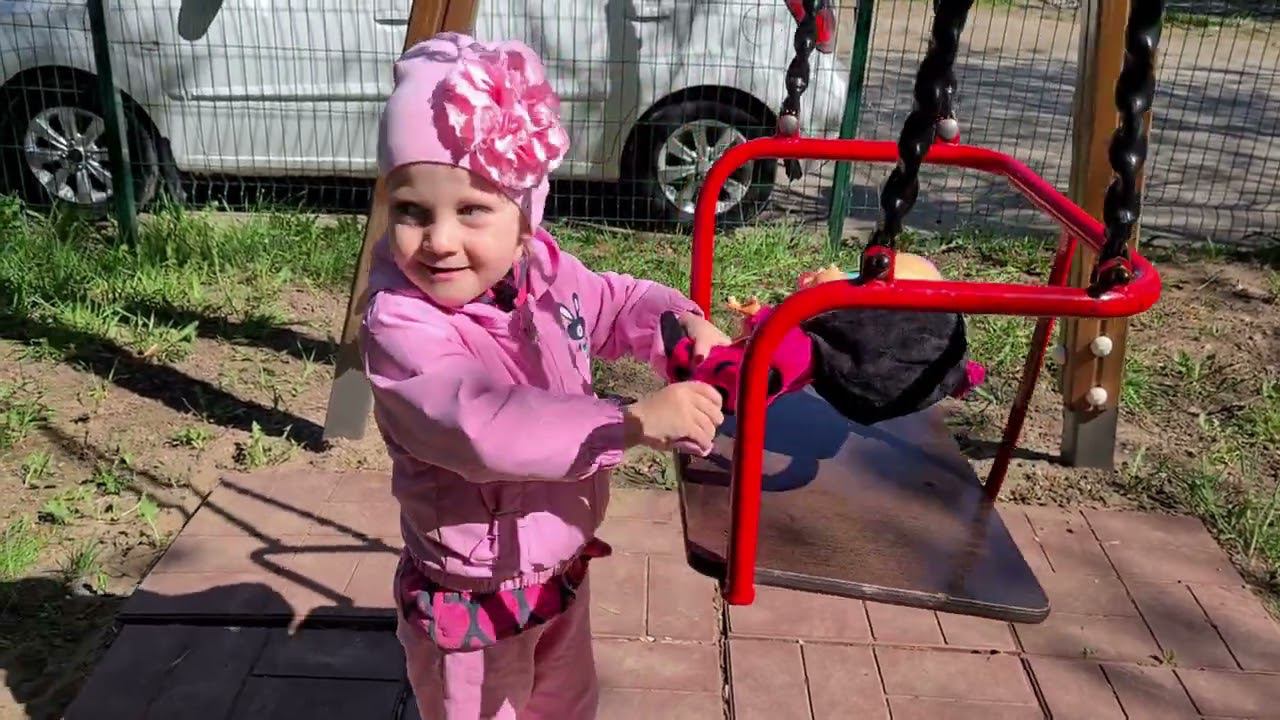 Гуляем с новой коляской смотреть онлайн