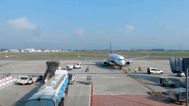 Marshalling at Bergamo Orio al Serio смотреть онлайн