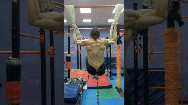 Трудные ПодТягивания с Полотенцами на ПереКладине в Зале ФВСА. СКК "Вместе" смотреть онлайн