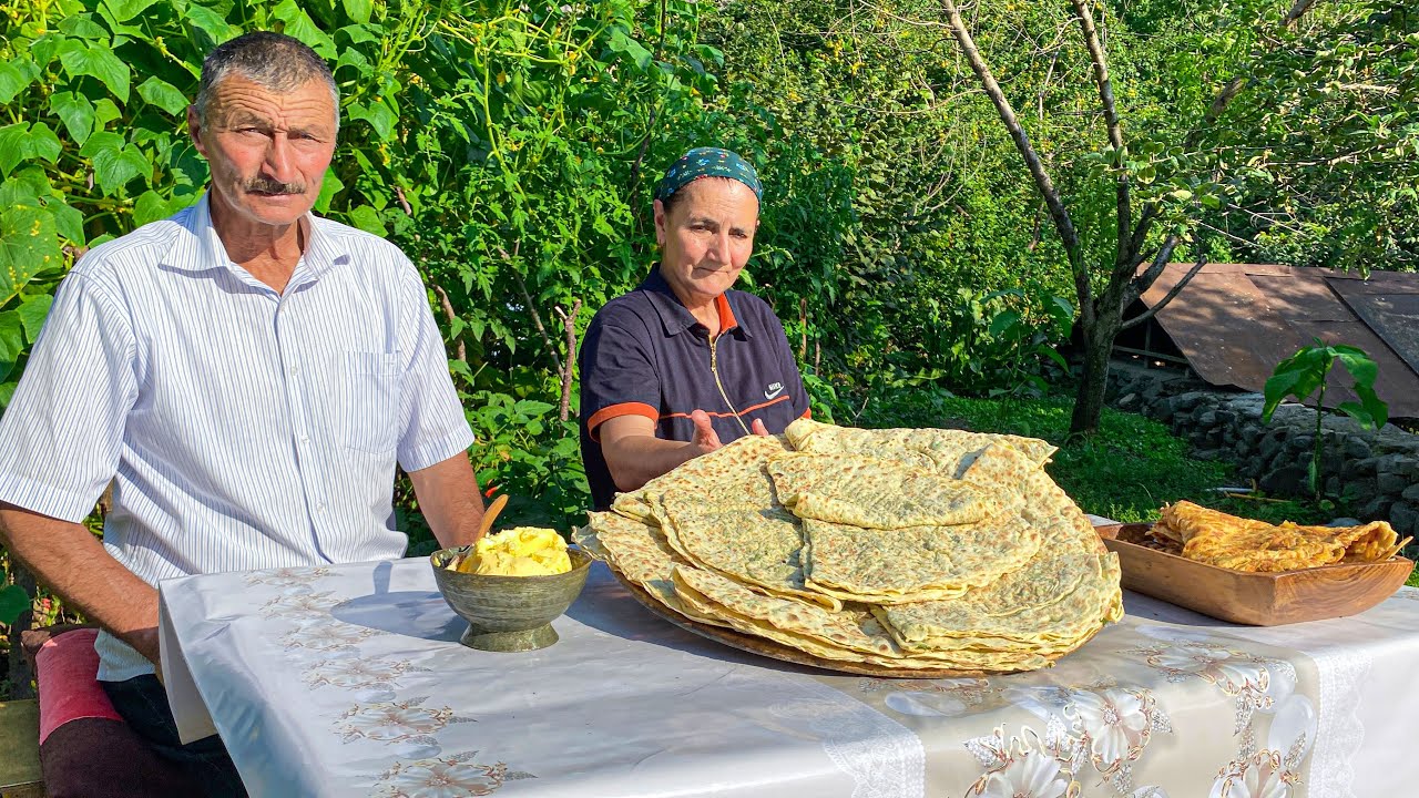 КУТАБ С ЗЕЛЕНЬЮ - Приготовление традиционного азербайджанского блюда в деревне смотреть онлайн