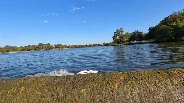 MOTOR BOATIN' - Maiden Run Of My New React 17" Self-Righting Brushed Deep-V RTR RC Boat смотреть онлайн