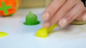 Маленькая Вера и Медведь влог - Молоток и сопли - Игры для детей