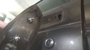 Как снять наружные дверные ручки и замок  Лада Приора