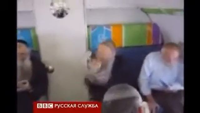 Раввины отгоняют свиной грипп от Израиля) смотреть онлайн