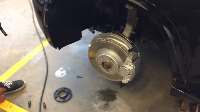 Сорвал резьбу ступицы колеса. BMW X5 M смотреть онлайн