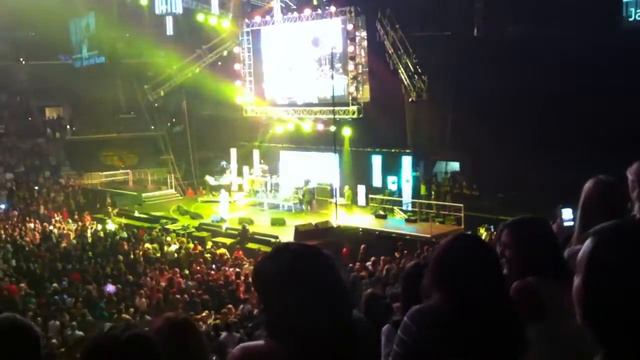 my vid clip of Pitbull (hotel room) during Wango Tango '11 @ Staples Center смотреть онлайн