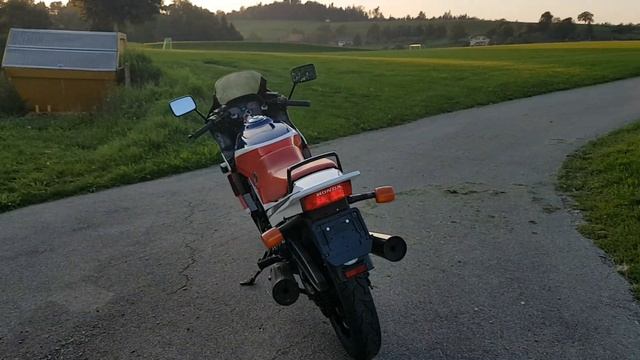 Honda VF500F2 1986 смотреть онлайн
