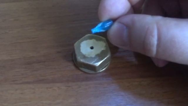 Как заправить газовый баллончик под цанговый зажим. Простой переходник для заправки баллончика. смотреть онлайн