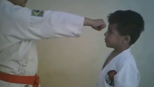 Kevin e Johnny karate смотреть онлайн