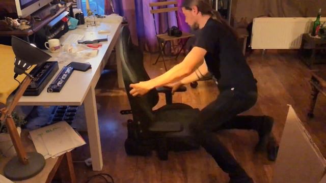 DXRacer King Chair Unboxing смотреть онлайн