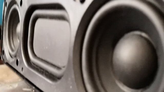 Bass test Sony SRS-XB3 смотреть онлайн