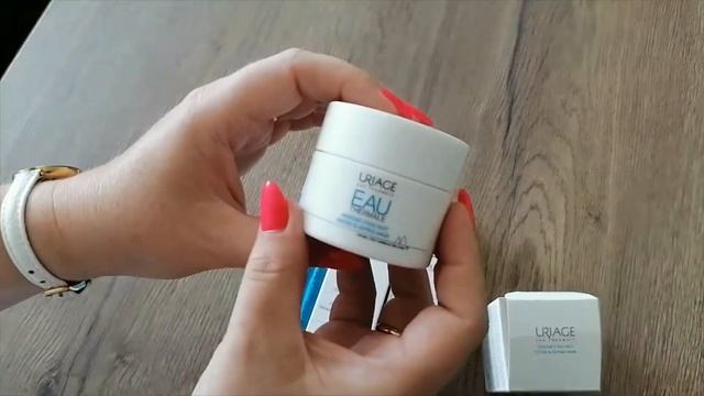 Видеообзор увлажняющей ночной маски Uriage EAU THERMALE смотреть онлайн