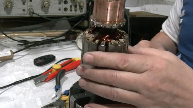 Мастерская ЧПБА - 22, Изготовление 4-х полюсного мотор - генератора, по патенту Роберта А. смотреть онлайн