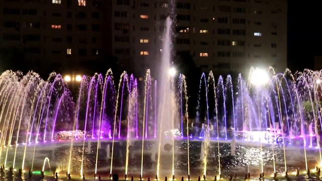 СЕВАСТОПОЛЬ. Фонтан "Орден Победы" в Парке Победы. смотреть онлайн
