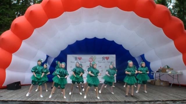 Лягушачий хор- детский танцевальный коллектив "Калейдоскоп" смотреть онлайн