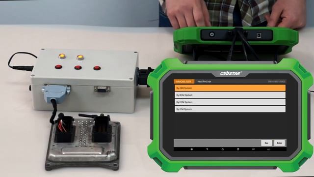 Opel SIMTEC75 5 ECM PIN code Reading with OBDSTAR X300 DP Plus смотреть онлайн