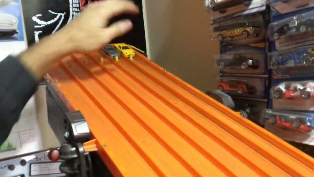 Hot Wheels Ferrari F512M Treasure Hunt & Mainline Rip, Review and Race смотреть онлайн