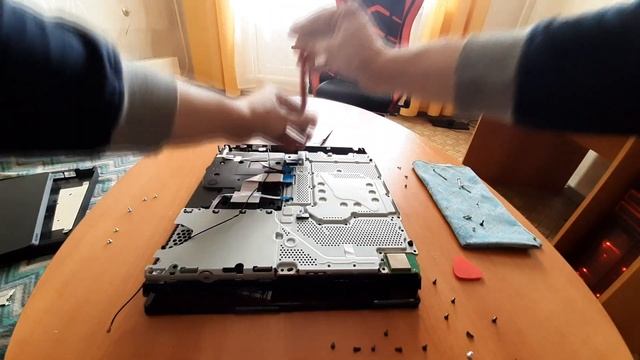 Полная РАЗБОРКА консоли PS4 Slim, её ЧИСТКА, а также ЗАМЕНА ТЕРМОПАСТЫ. МЕЛКИЙ РЕМОНТ-СВОИМИ РУКАМИ смотреть онлайн