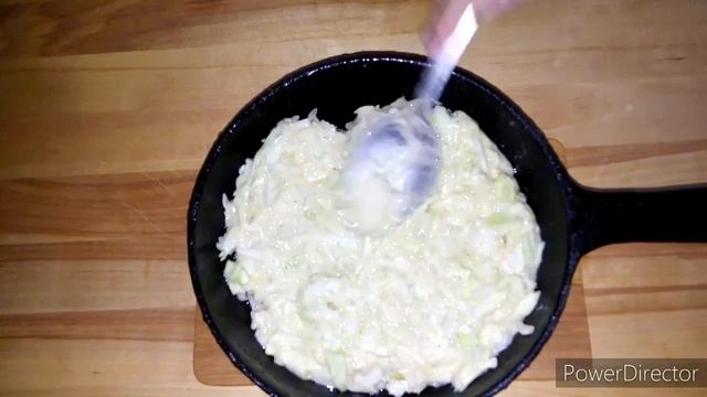 Сладкие блины с вишневым сиропом