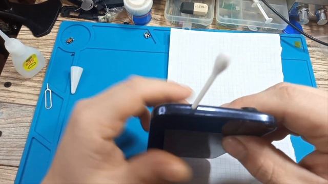 Как удалить сломанный штекер наушников с телефона или планшета смотреть онлайн