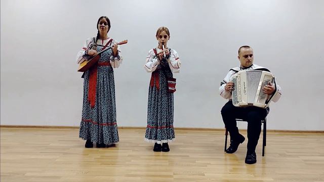Хлудеева Полина, Детская музыкальная школа № 4, Белгород, 7-9, Обр. РНП «Светит месяц» смотреть онлайн