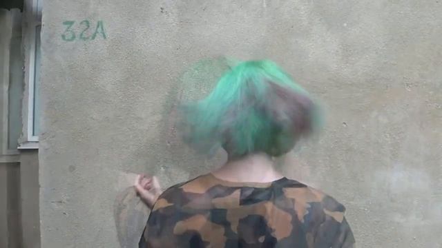 Яркое окрашивание ,зеленый цвет волос. смотреть онлайн