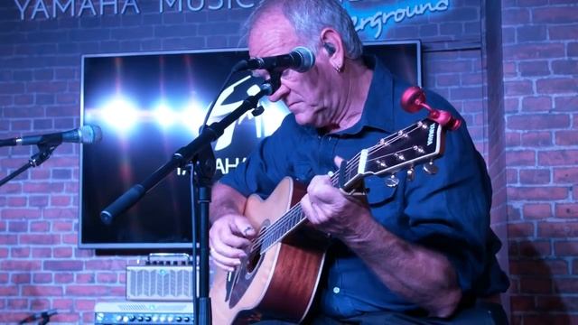 Ralph McTell performs Streets of London at Yamaha Music London смотреть онлайн