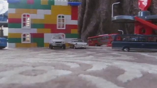 Собрали домик (таунхаус) из конструктора смотреть онлайн