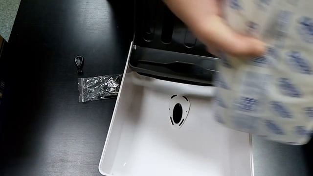 диспенсер бумажных полотенец BXG 8228