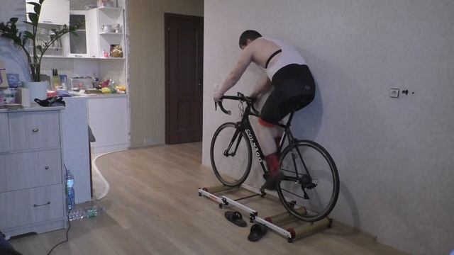 2020.05.31. Распаковка роллерного велостанок смотреть онлайн