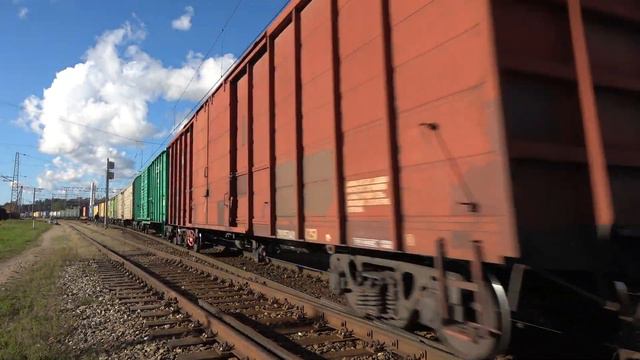 2ТЭ116-662 проходит ст. Огре | 2TE116-662 passing st. Ogre смотреть онлайн