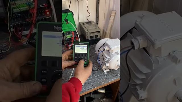 Üç fazlı asenkron motorun devir yönü değiştirme смотреть онлайн
