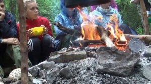Туристические песни.  Песни у костра.  Изгиб гитары желтой