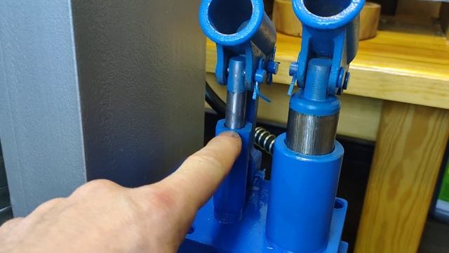 Ручной Насос для пресса, проблемы и их решение/неполадки двухскоростного насоса как устранить. Ч-1 смотреть онлайн