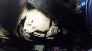 Рено Дастер / замена масла в заднем редукторе и раздатке