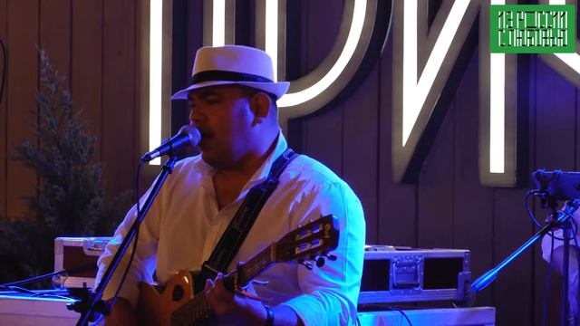 ДЖЕКСОН, который не только поет, но и лечит людей смотреть онлайн