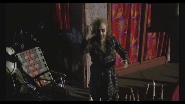 Beetlejuice plays charades "Say my name 3 times" смотреть онлайн