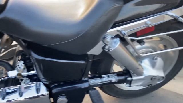 Honda VTX 1800. Honda’s big bad muscle power cruiser. I love this bike смотреть онлайн