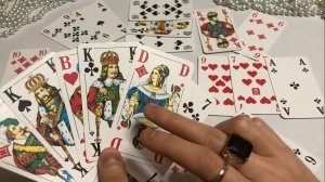 ВАШ КРЕСТОВЫЙ КОРОЛЬ. С КЕМ ОН. КОГО ОН ВЫБЕРЕТ ВАС ИЛИ ЕЕ. СТАРОЕ ГАДАНИЕ НА ИГРАЛЬНЫХ 36 КАРТАХ!